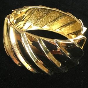 (3/$15) Awesome gold tone hinged cuff bracelet